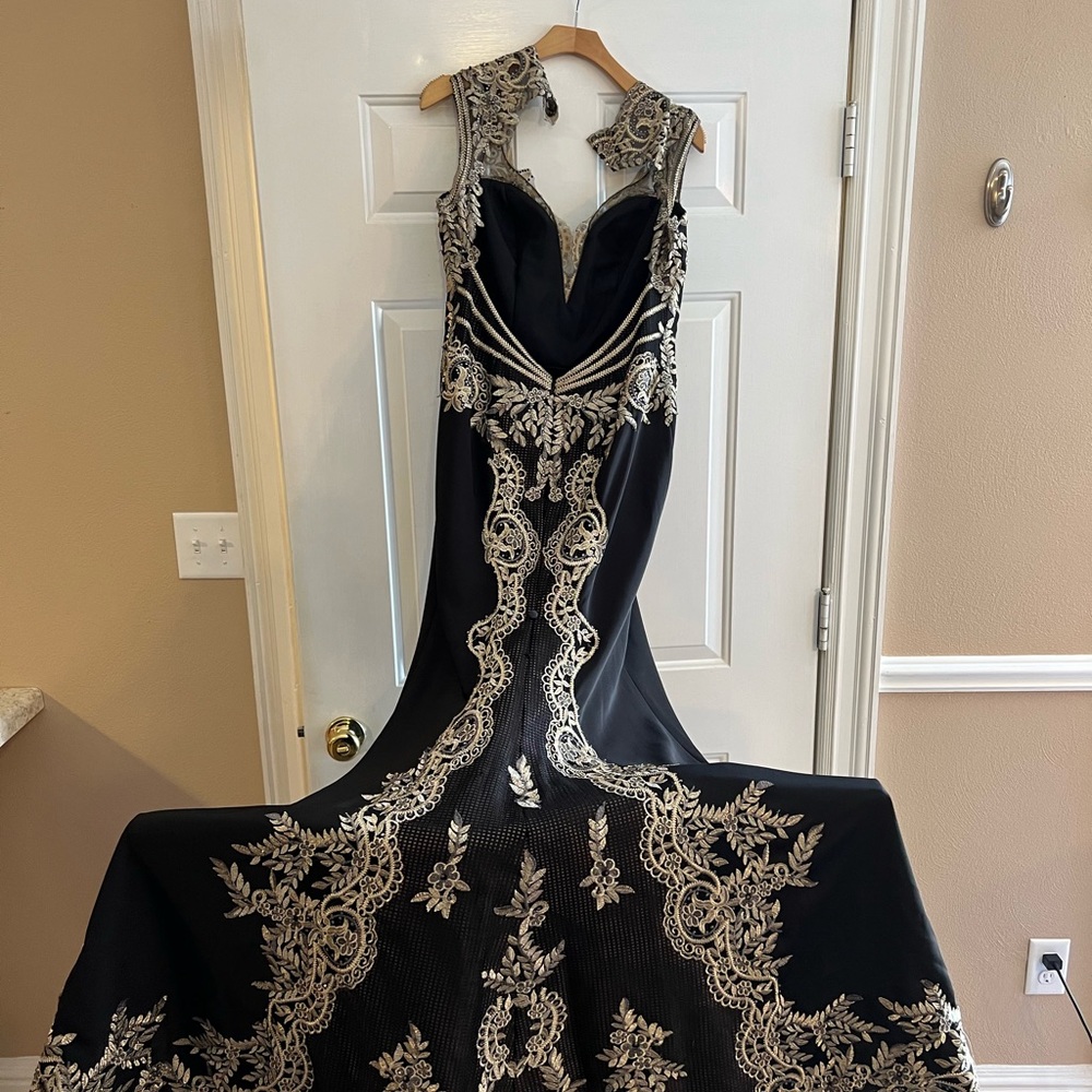 Elle Wilde Size 14 Prom Dress